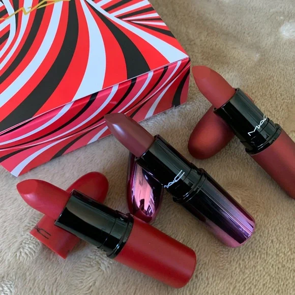 Mac Cosmetics Lipstick Set Trio FULL SZ Ruby Woo Bated Breath Devoted to Chili